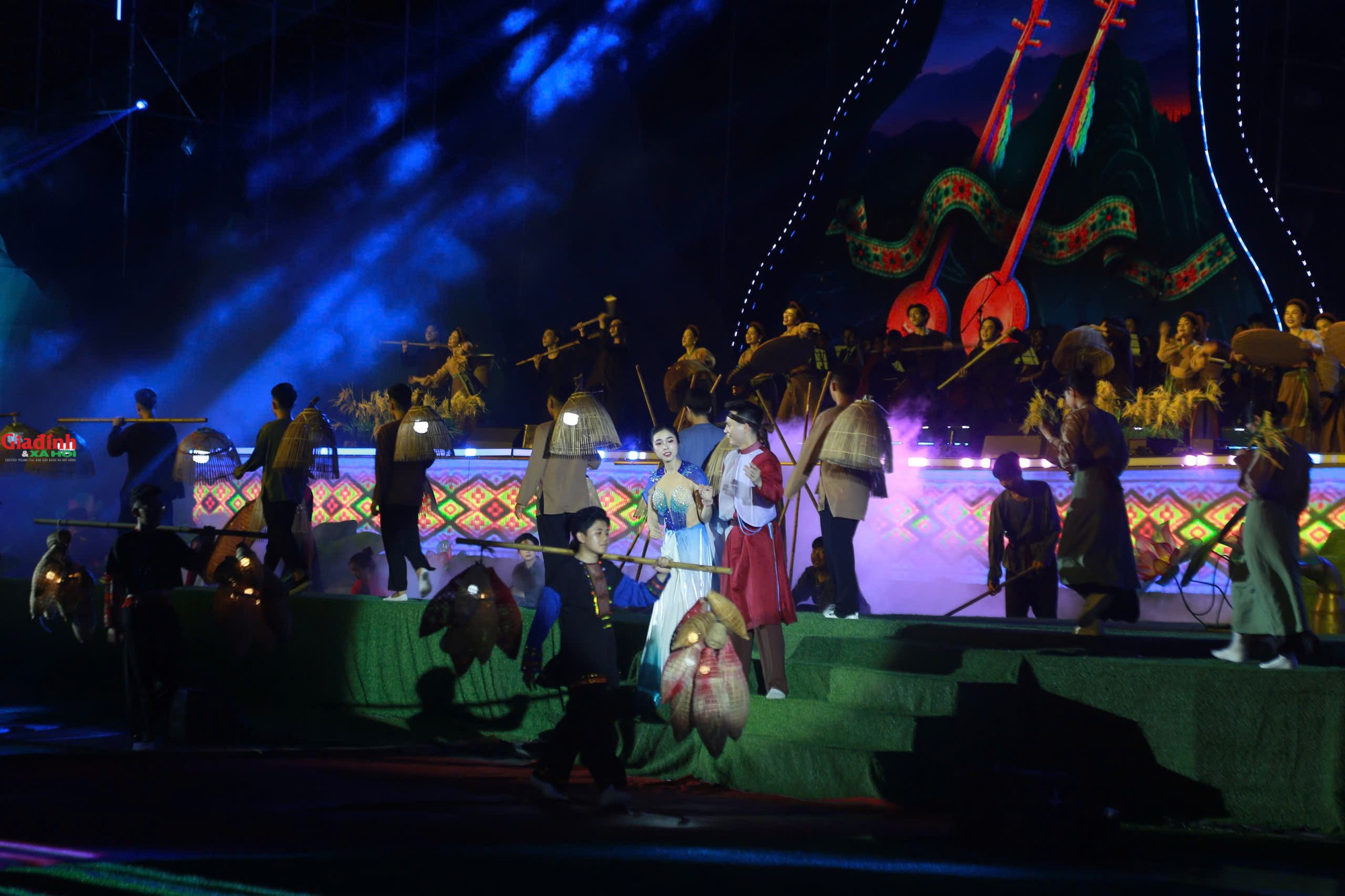 M&atilde;n nh&atilde;n drone show, ph&aacute;o hoa trong đ&ecirc;m khai mạc du lịch Th&aacute;i Nguy&ecirc;n 2026 - Ảnh 4.