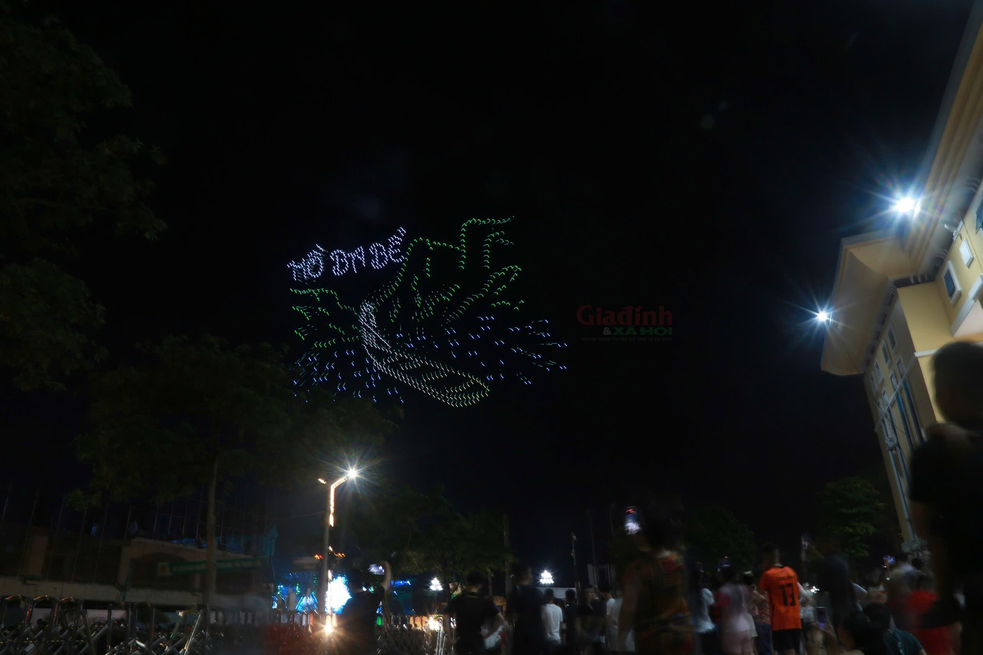 M&atilde;n nh&atilde;n drone show, ph&aacute;o hoa trong đ&ecirc;m khai mạc du lịch Th&aacute;i Nguy&ecirc;n 2026 - Ảnh 12.