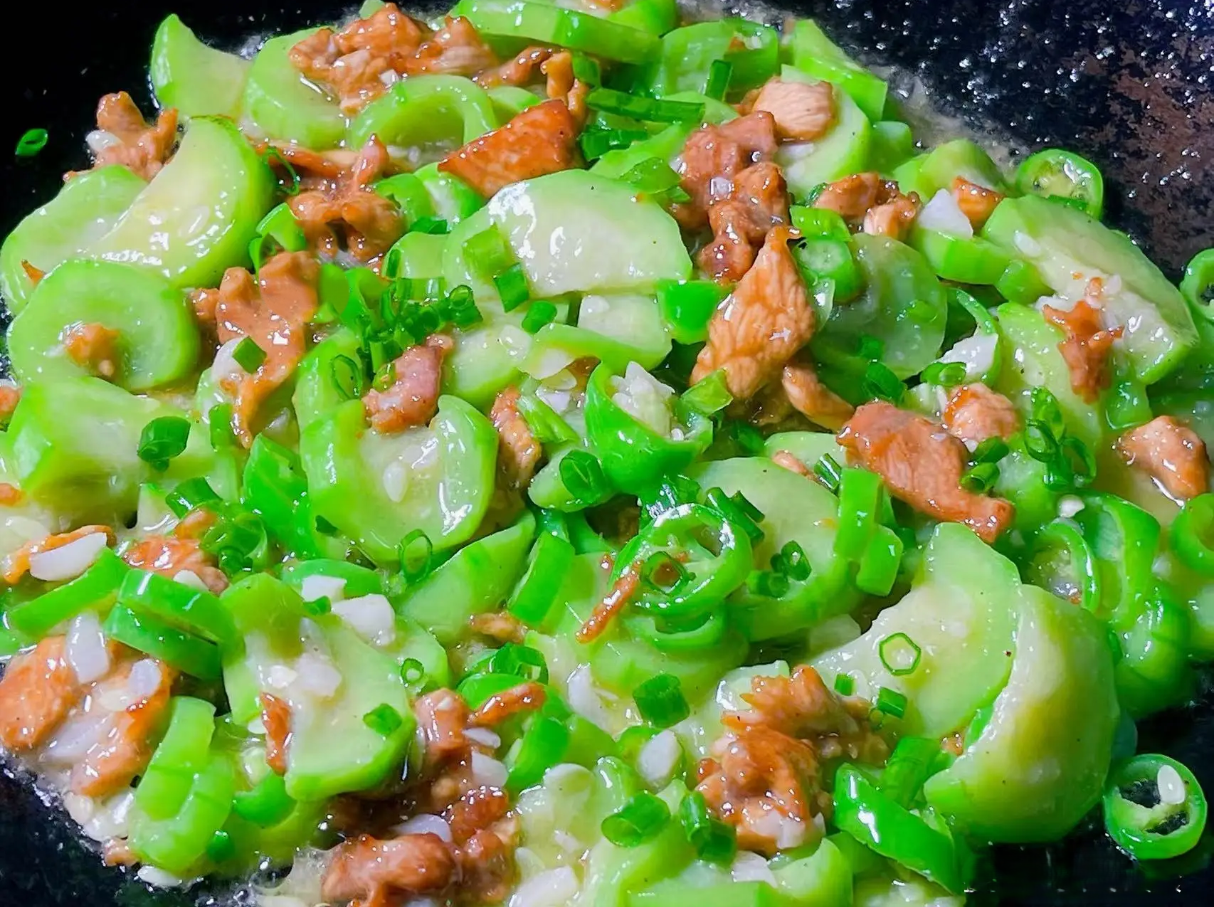 M&oacute;n ăn n&agrave;y chỉ cần x&agrave;o một c&aacute;ch đơn giản l&agrave; ho&agrave;n th&agrave;nh v&agrave; cả gia đ&igrave;nh sẽ c&ugrave;ng ăn sạch đĩa- Ảnh 7.