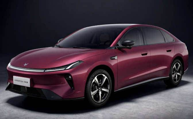 Gi&aacute; cả thị trường &ocirc; t&ocirc; 2026: Sedan hạng D cạnh tranh với Toyota Camry , Honda Accord - Ảnh 3.