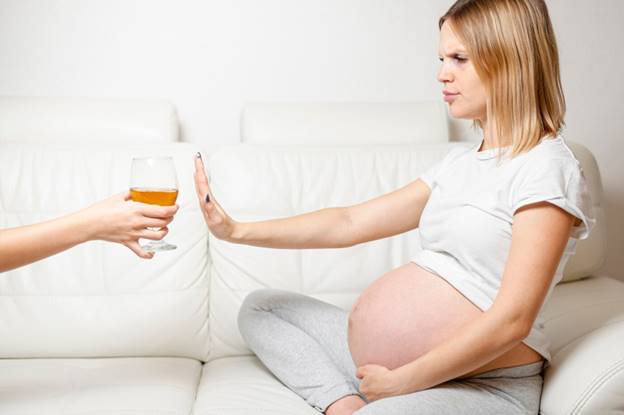 Uống bia đ&aacute;nh trứng g&agrave; khi mang thai c&oacute; gi&uacute;p con trắng da?- Ảnh 2.