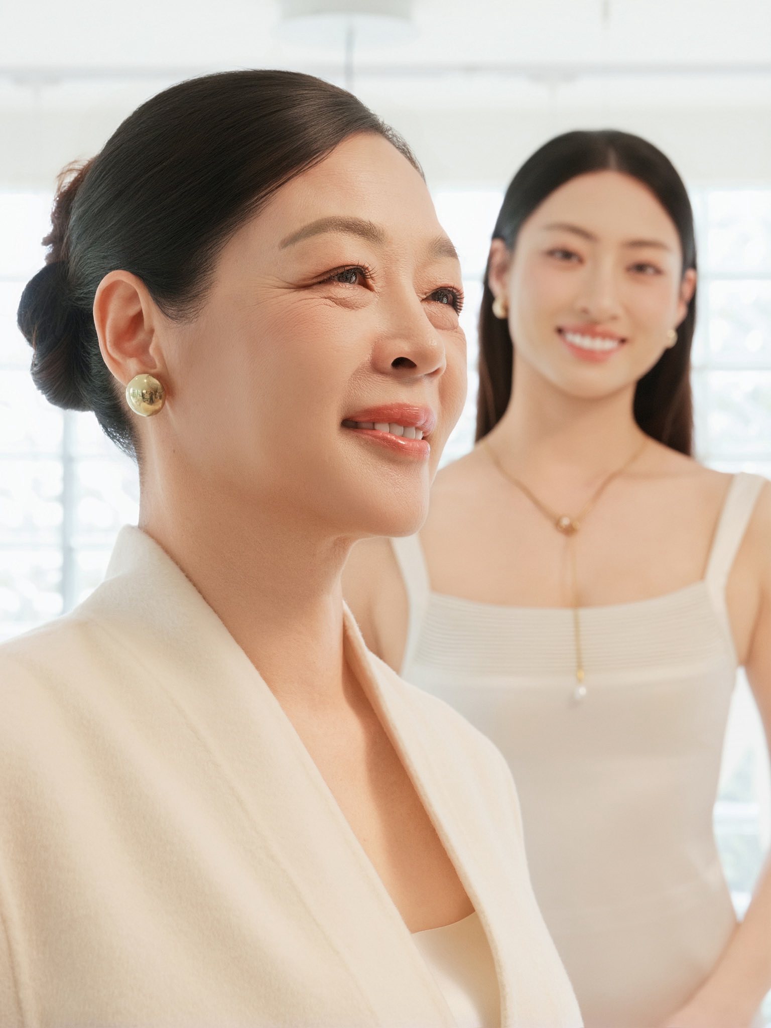 Mẹ ruột Hoa hậu Lương Th&ugrave;y Linh ở tuổi hưu vẫn lu&ocirc;n l&agrave; nguồn cảm hứng lớn nhất về sự tự tin v&agrave; bản lĩnh với con g&aacute;i - Ảnh 2.
