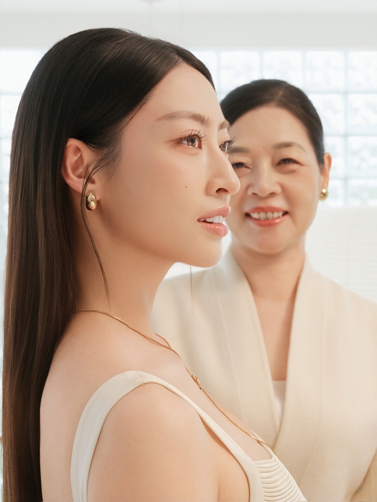 Mẹ ruột Hoa hậu Lương Th&ugrave;y Linh ở tuổi hưu vẫn lu&ocirc;n l&agrave; nguồn cảm hứng lớn nhất về sự tự tin v&agrave; bản lĩnh với con g&aacute;i - Ảnh 3.