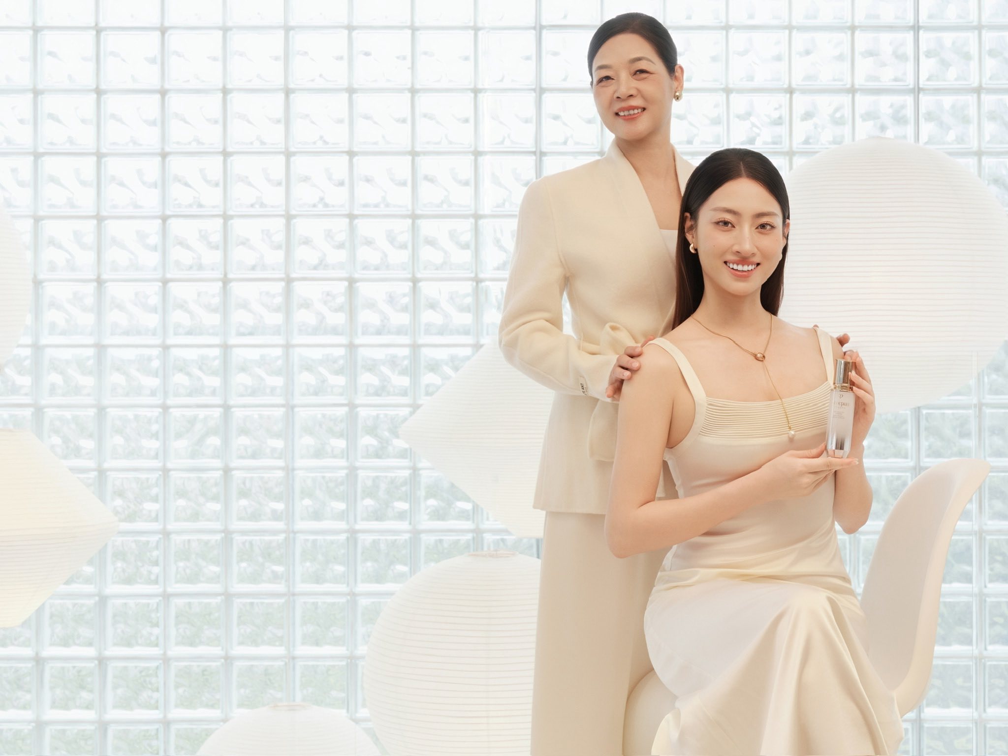 Mẹ ruột Hoa hậu Lương Th&ugrave;y Linh ở tuổi hưu vẫn lu&ocirc;n l&agrave; nguồn cảm hứng lớn nhất về sự tự tin v&agrave; bản lĩnh với con g&aacute;i - Ảnh 5.