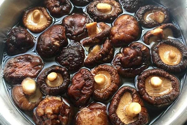 Sai lầm phổ biến khi ng&acirc;m đồ kh&ocirc; c&oacute; thể ảnh hưởng sức khỏe nghi&ecirc;m trọng - Ảnh 1.