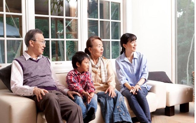 Từng ghét cay ghét đắng bố mẹ chồng vì đòi tiền hàng tháng, 10 năm sau mới biết mình sai quá nhiều