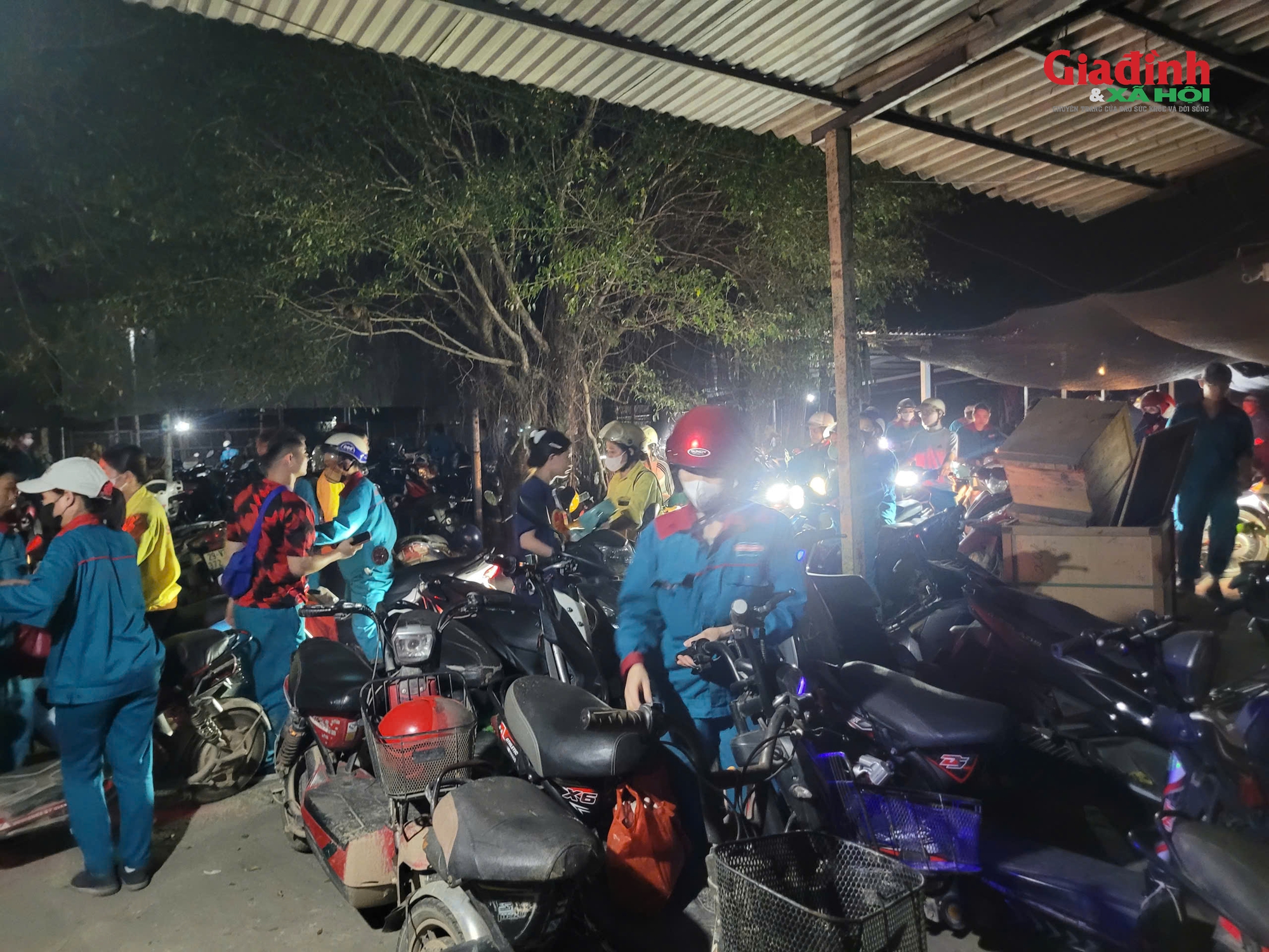 H&agrave; Nội: Kh&oacute;i trắng cuồn cuộn thải ra m&ocirc;i trường từ khu vực Nh&agrave; m&aacute;y Sunhouse, người d&acirc;n lo ngại &ocirc; nhiễm, ảng hưởng sức khỏe - Ảnh 8.