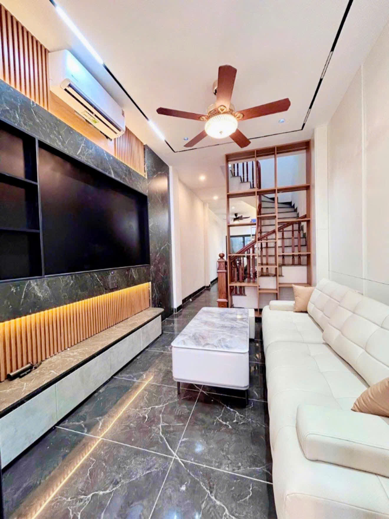 The secret to making a 10-15m² living room appear larger through color ...