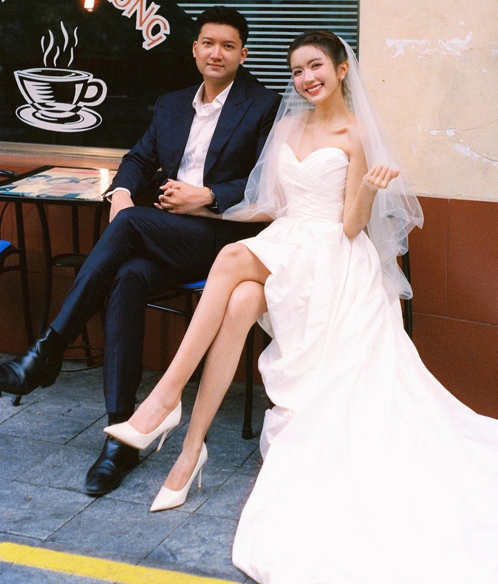 Cuộc sống của hai mỹ nh&acirc;n phim giờ v&agrave;ng tr&ugrave;ng t&ecirc;n tr&ecirc;n VTV - Ảnh 2.