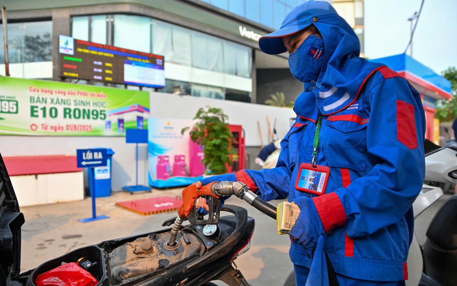 Từ 1/6/2026 cả nước d&ugrave;ng một loại xăng mới, người đi &ocirc; t&ocirc;, xe m&aacute;y cần đặc biệt lưu &yacute; chi tiết n&agrave;y