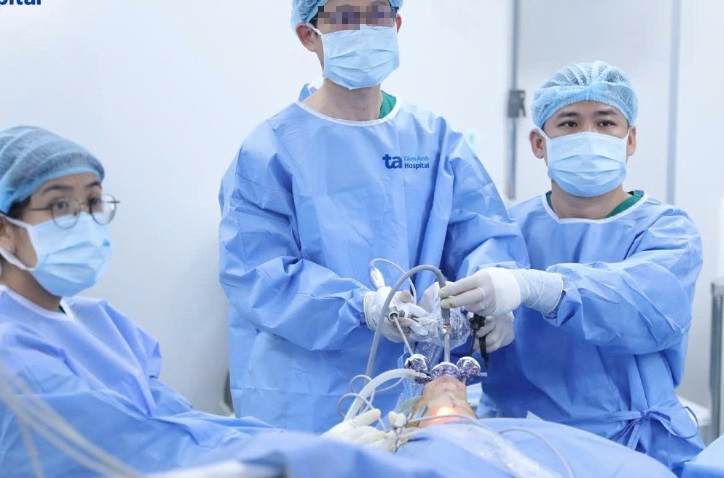 Phát hiện ung thư tuyến giáp ở tuổi 33, cô gái may mắn vì làm điều nhiều người Việt chủ quan - Ảnh 1.