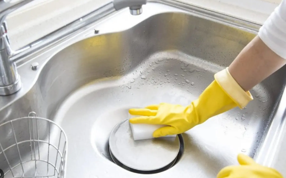 Đi nắng về m&agrave; bật quạt, điều h&ograve;a phả thẳng v&agrave;o mặt: Rước họa "liệt mặt", đột quỵ l&uacute;c n&agrave;o kh&ocirc;ng hay! - Ảnh 4.