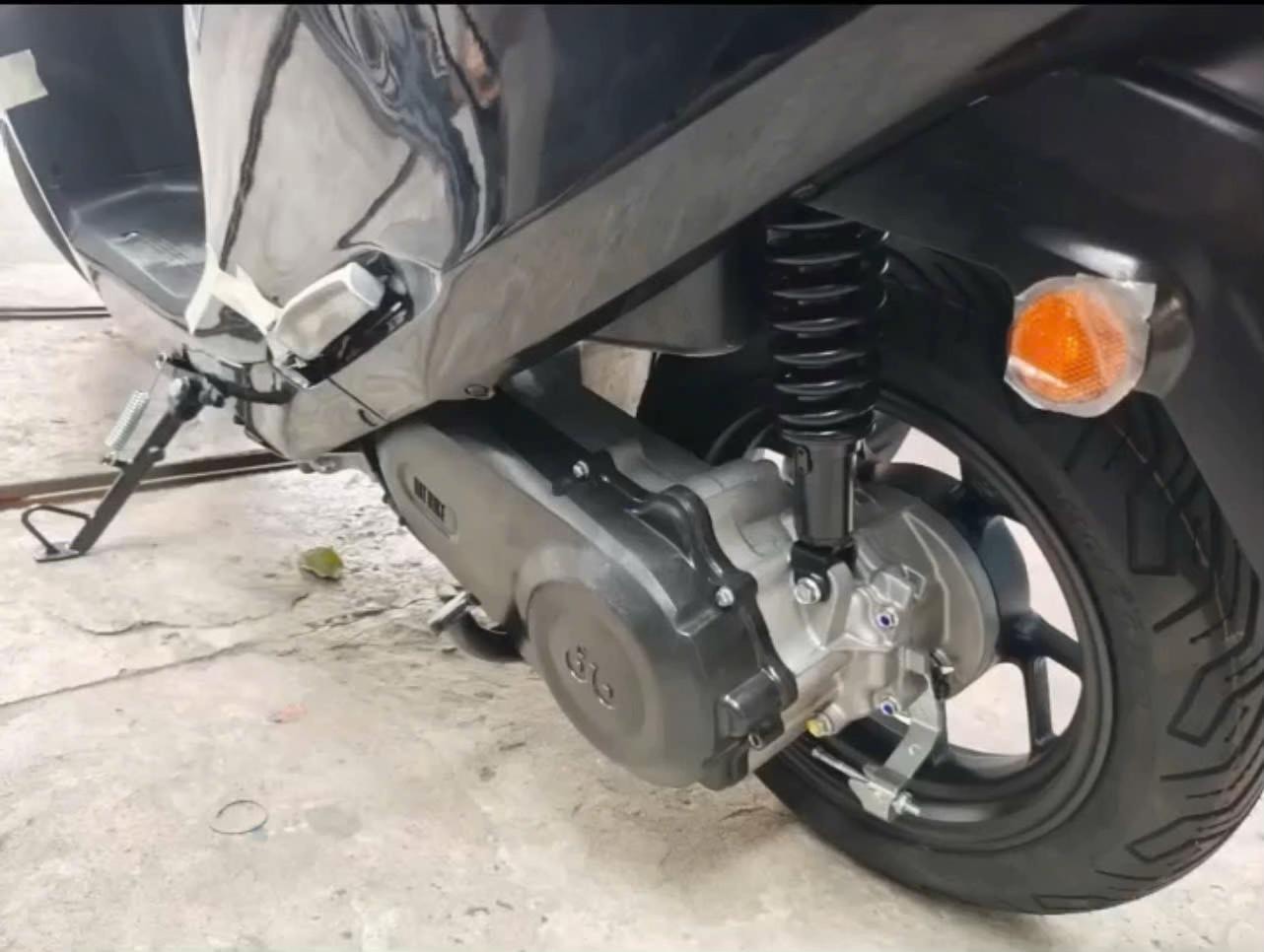 Xe m&aacute;y điện gi&aacute; 35 triệu đồng ở Việt Nam đẹp như Lead, đi 150km/lần sạc, cốp rộng, pin LFP, rẻ như Vision sắp b&aacute;n ra thị trường - Ảnh 4.