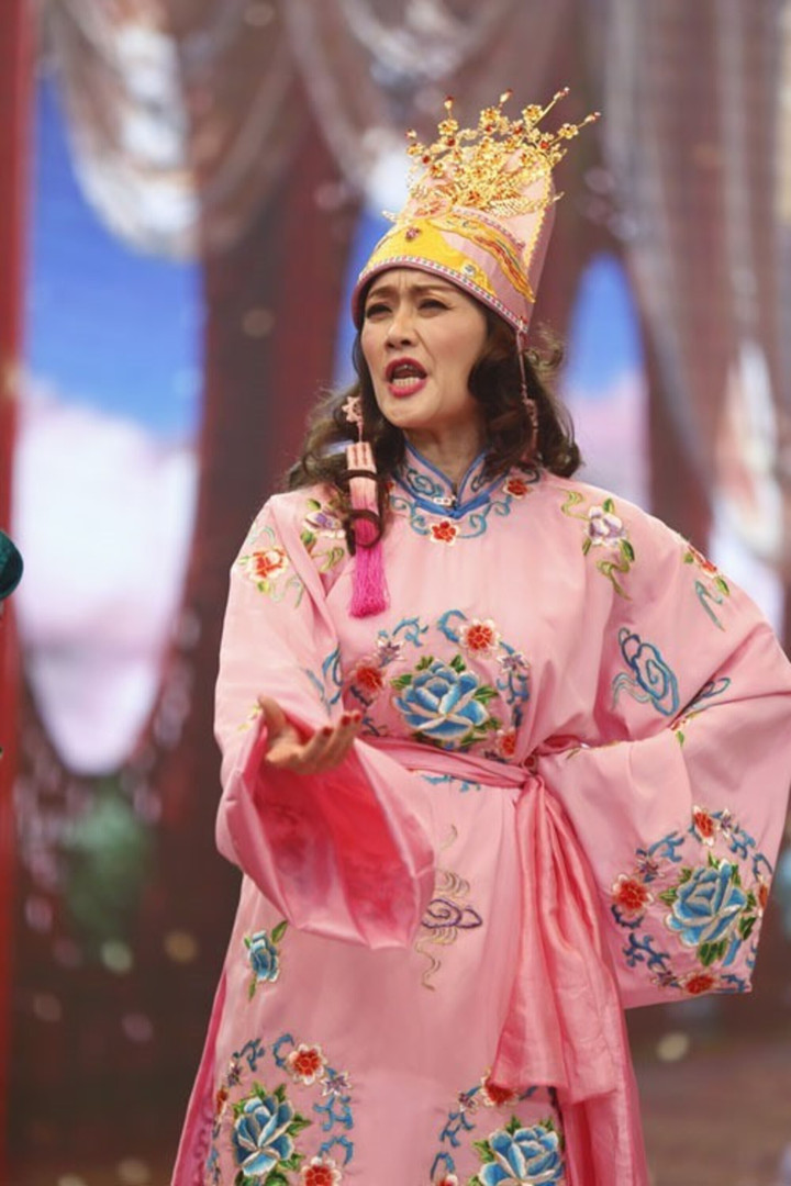 Nữ nghệ sĩ từng lọp top 15 cuộc thi hoa hậu, nhiều lần phải 'dìm nhan sắc' để mang lại tiếng cười cho khán giả - Ảnh 4. Nữ nghệ sĩ từng lọp top 15 cuộc thi hoa hậu, nhiều lần phải 'dìm nhan sắc' để mang lại tiếng cười cho khán giả - Ảnh 4.