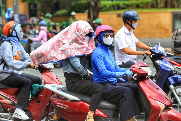 Thời tiết h&ocirc;m nay 24/5: Nắng n&oacute;ng tại Bắc Bộ v&agrave; Trung Bộ k&eacute;o d&agrave;i đến bao giờ? - Ảnh 1.