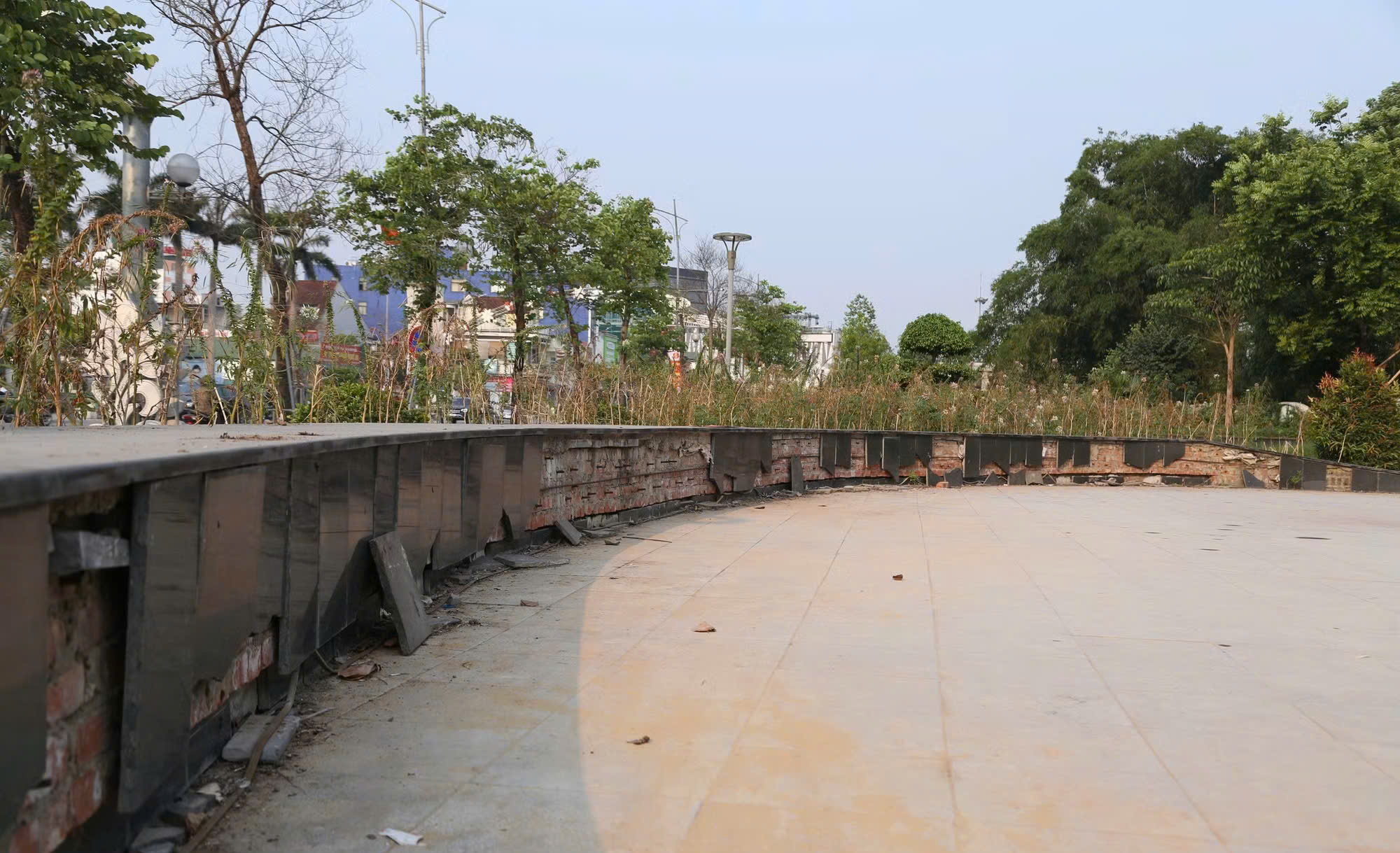 Phố đi bộ sầm uất ở Nghệ An rơi cảnh 'chết lâm sàng' - Ảnh 3. Phố đi bộ sầm uất ở Nghệ An rơi cảnh 'chết lâm sàng' - Ảnh 3.