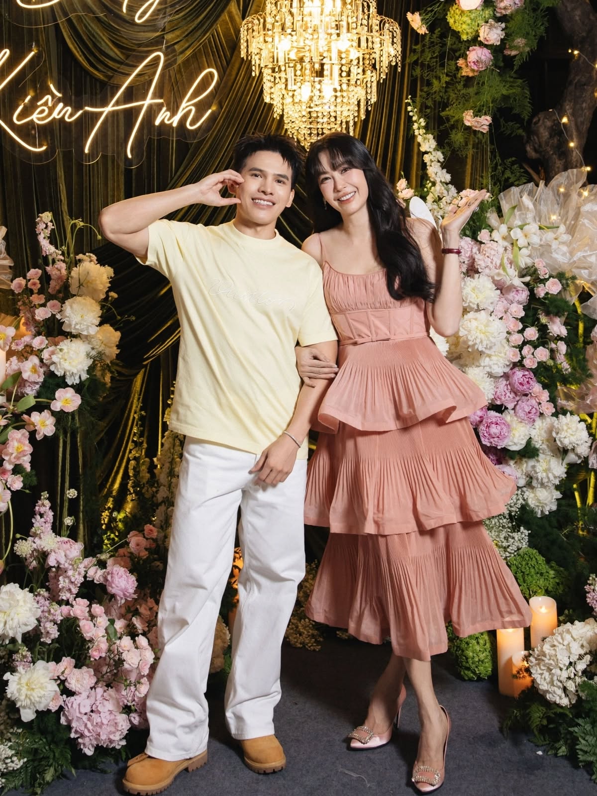 H&agrave; Kiều Anh đ&oacute;n sinh nhật 50 tuổi rực rỡ b&ecirc;n con trai v&agrave; con g&aacute;i - Ảnh 8.