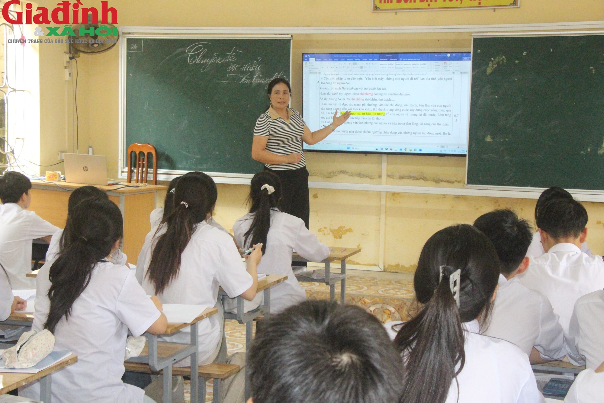 Dồn sức cho kỳ thi 'vượt vũ môn' vào lớp 10 - Ảnh 1. Dồn sức cho kỳ thi 'vượt vũ môn' vào lớp 10 - Ảnh 1.