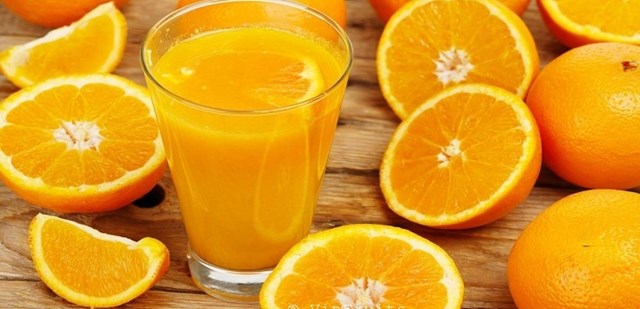 Trời nắng n&oacute;ng cực đỉnh: Ra đường nhớ mang theo loại nước n&agrave;y để tr&aacute;nh sốc nhiệt - Ảnh 3.