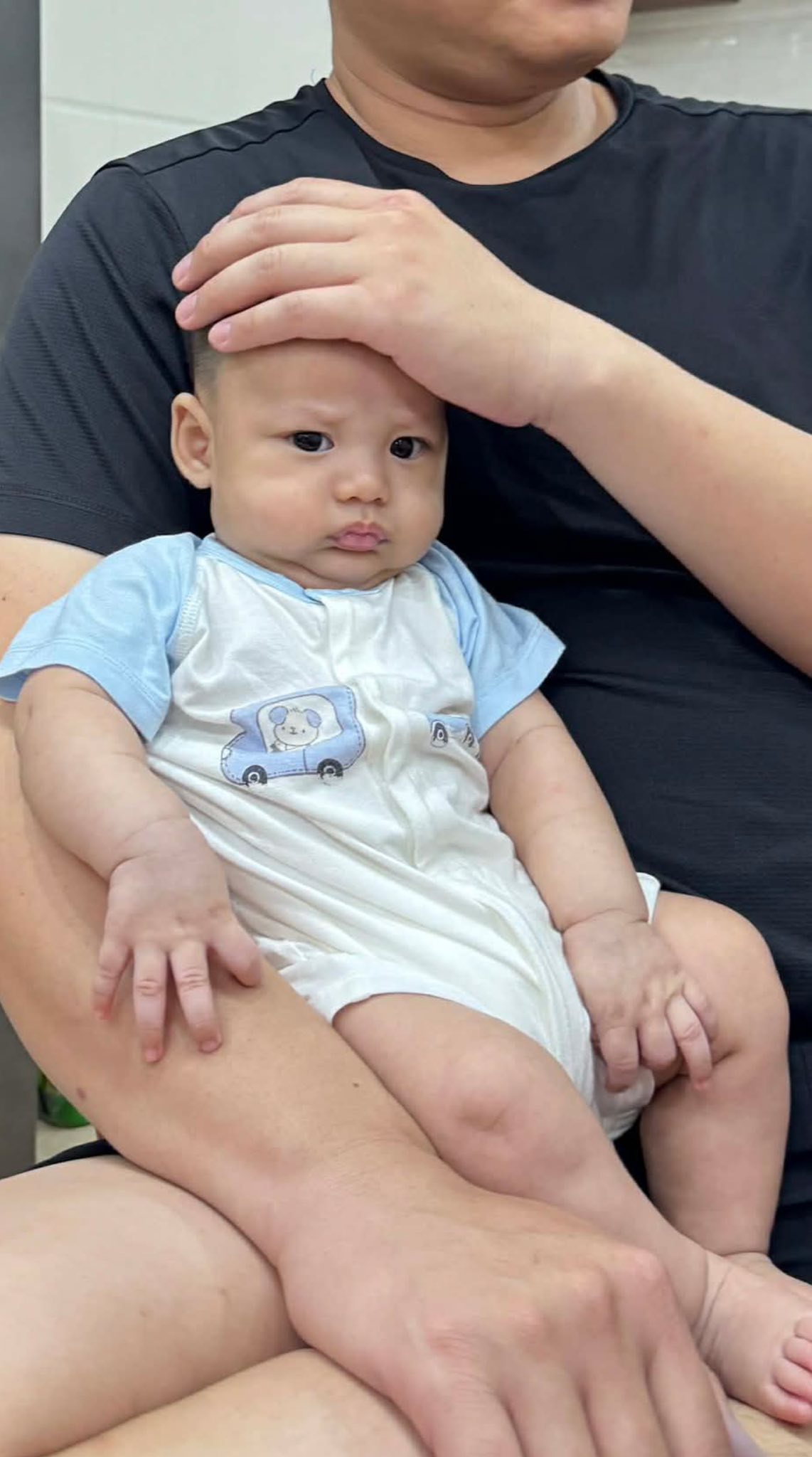 Nông Thúy Hằng và chồng Phó Giám đốc chào đón con trai đầu lòng hạnh phúc - Ảnh 2. Nông Thúy Hằng và chồng Phó Giám đốc chào đón con trai đầu lòng hạnh phúc - Ảnh 2.