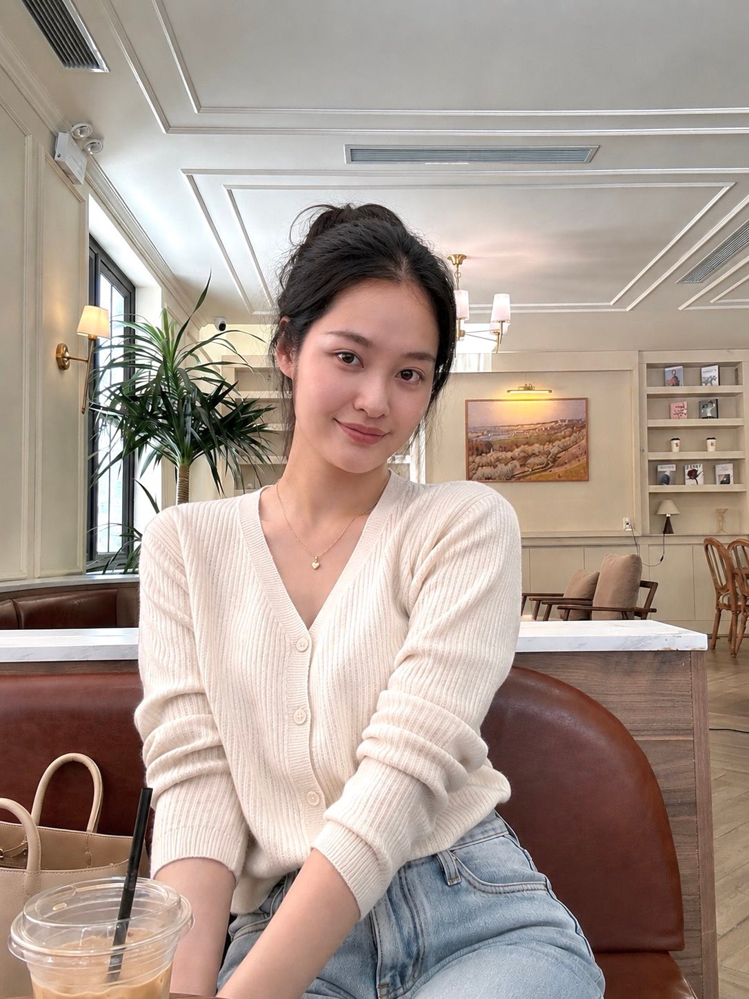 Nông Thúy Hằng và chồng Phó Giám đốc chào đón con trai đầu lòng hạnh phúc - Ảnh 4. Nông Thúy Hằng và chồng Phó Giám đốc chào đón con trai đầu lòng hạnh phúc - Ảnh 4.