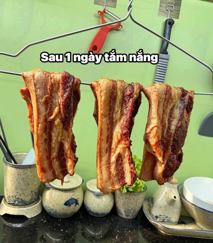 Phơi thịt ba chỉ một nắng an to&agrave;n giữa trời 40 độ tại nh&agrave; - Ảnh 2.