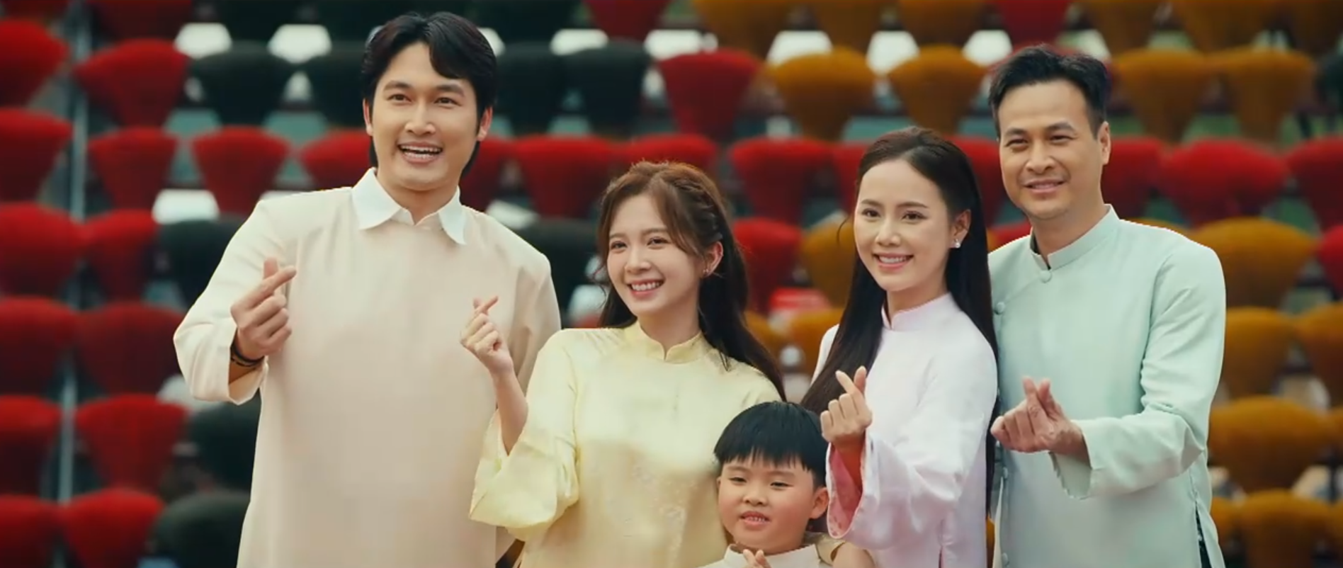 Ngược đường Ngược nắng: Trung xin ở rể nh&agrave; &ocirc;ng Ph&uacute;c v&agrave; c&aacute;i kết vi&ecirc;n m&atilde;n tại đ&igrave;nh t&uacute; - Ảnh 15.