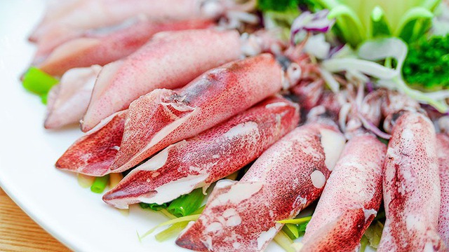 10 phút nấu xong món canh chua mực Vũng Tàu thơm ngon - Ảnh 2. 10 phút nấu xong món canh chua mực Vũng Tàu thơm ngon - Ảnh 2.