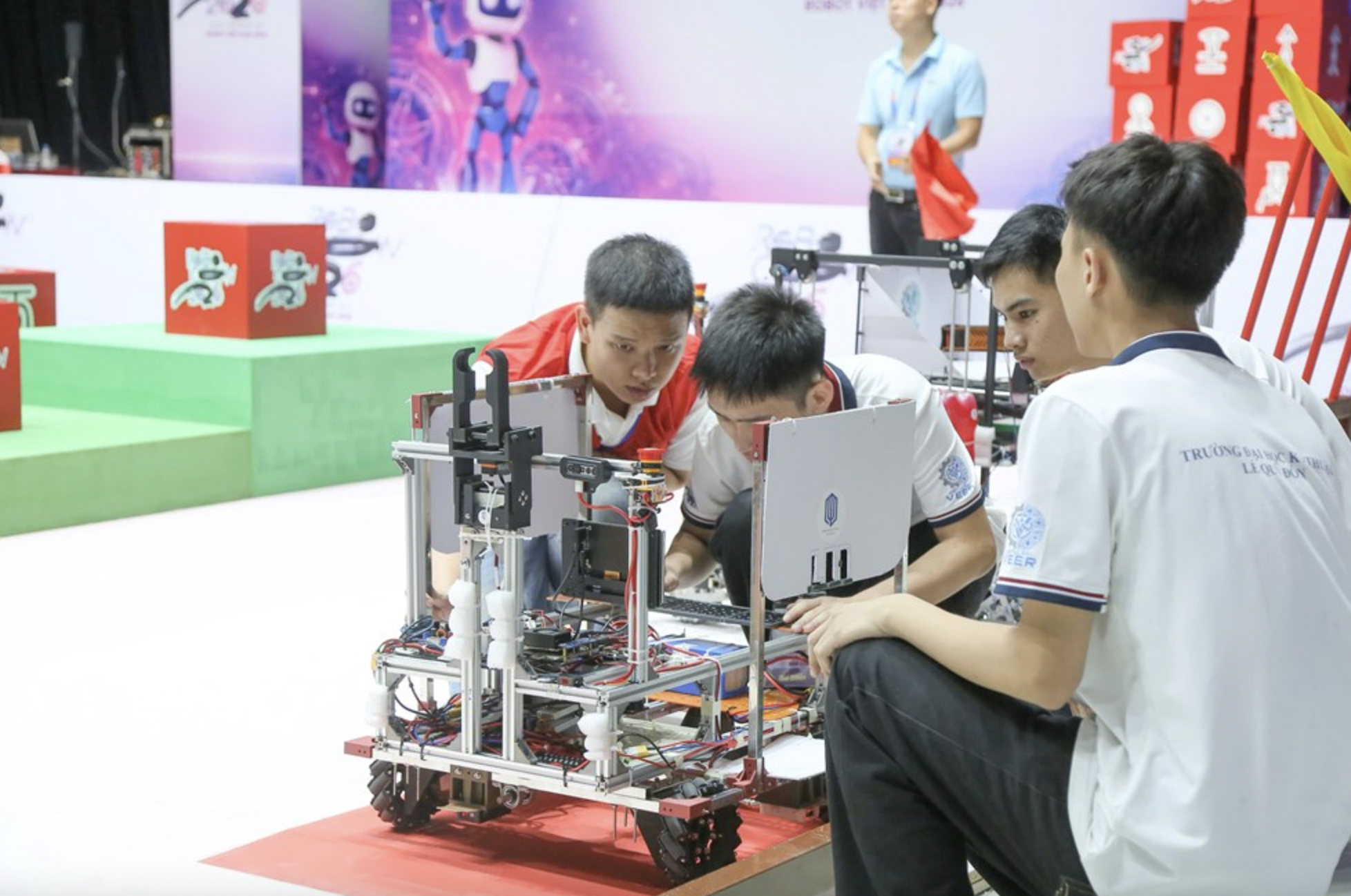 Robocon Việt Nam 2026: Khám phá cuộc thi Chiến binh võ thuật đầy kịch tính - Ảnh 3. Robocon Việt Nam 2026: Khám phá cuộc thi Chiến binh võ thuật đầy kịch tính - Ảnh 3.