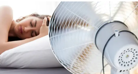 Bật quạt khi ngủ ban đ&ecirc;m: 4 nguy&ecirc;n tắc "v&agrave;ng" để kh&ocirc;ng bị ốm m&ugrave;a nắng n&oacute;ng - Ảnh 2.