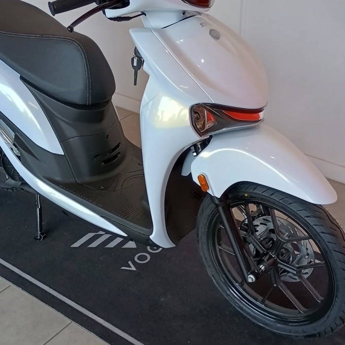 Xe ga 125cc gi&aacute; 47 triệu đồng , đẹp như SH 125i , tiết kiệm xăng - Ảnh 6.