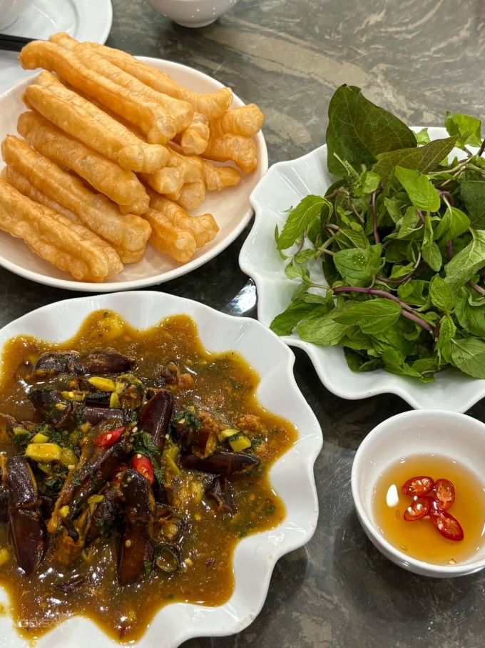 Sam biển - đặc sản '16 ch&acirc;n, 4 mắt' ở Quảng Ninh kh&ocirc;ng phải ai cũng d&aacute;m thử - Ảnh 3.