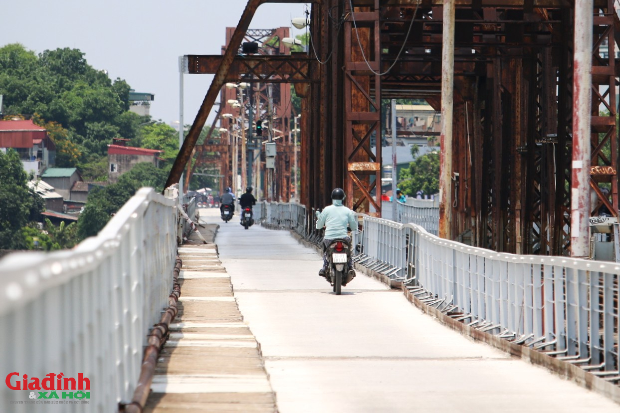 H&agrave; Nội: Diện mạo mới của cầu Long Bi&ecirc;n trong ng&agrave;y đầu ti&ecirc;n th&ocirc;ng xe trở lại - Ảnh 2.