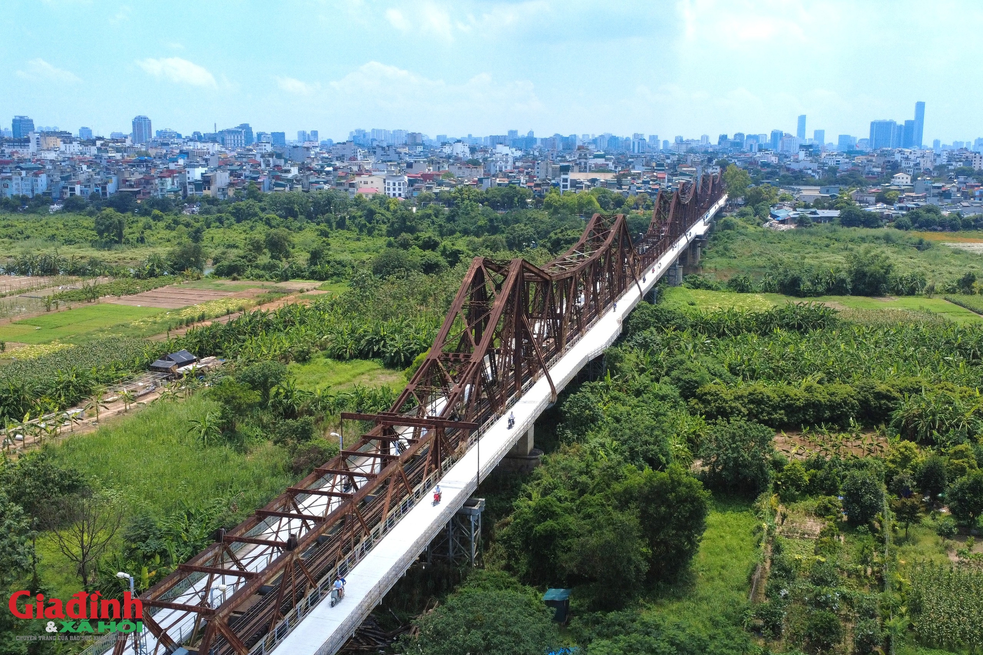 H&agrave; Nội: Diện mạo mới của cầu Long Bi&ecirc;n trong ng&agrave;y đầu ti&ecirc;n th&ocirc;ng xe trở lại - Ảnh 3.
