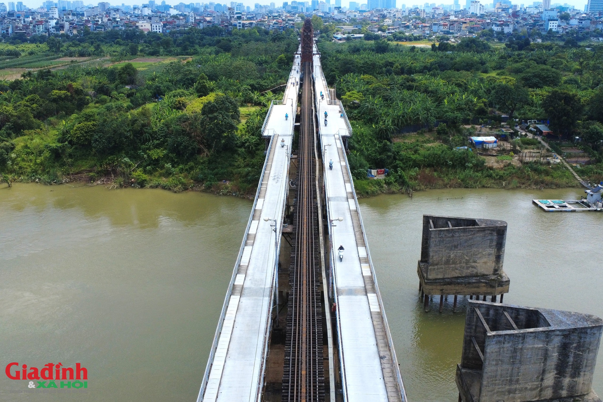 H&agrave; Nội: Diện mạo mới của cầu Long Bi&ecirc;n trong ng&agrave;y đầu ti&ecirc;n th&ocirc;ng xe trở lại - Ảnh 5.
