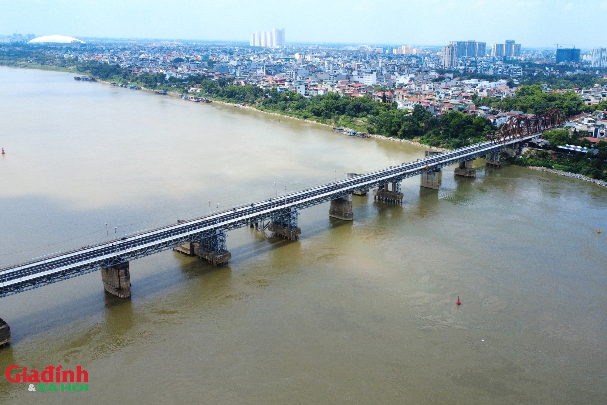 H&agrave; Nội: Diện mạo mới của cầu Long Bi&ecirc;n trong ng&agrave;y đầu ti&ecirc;n th&ocirc;ng xe trở lại - Ảnh 10.
