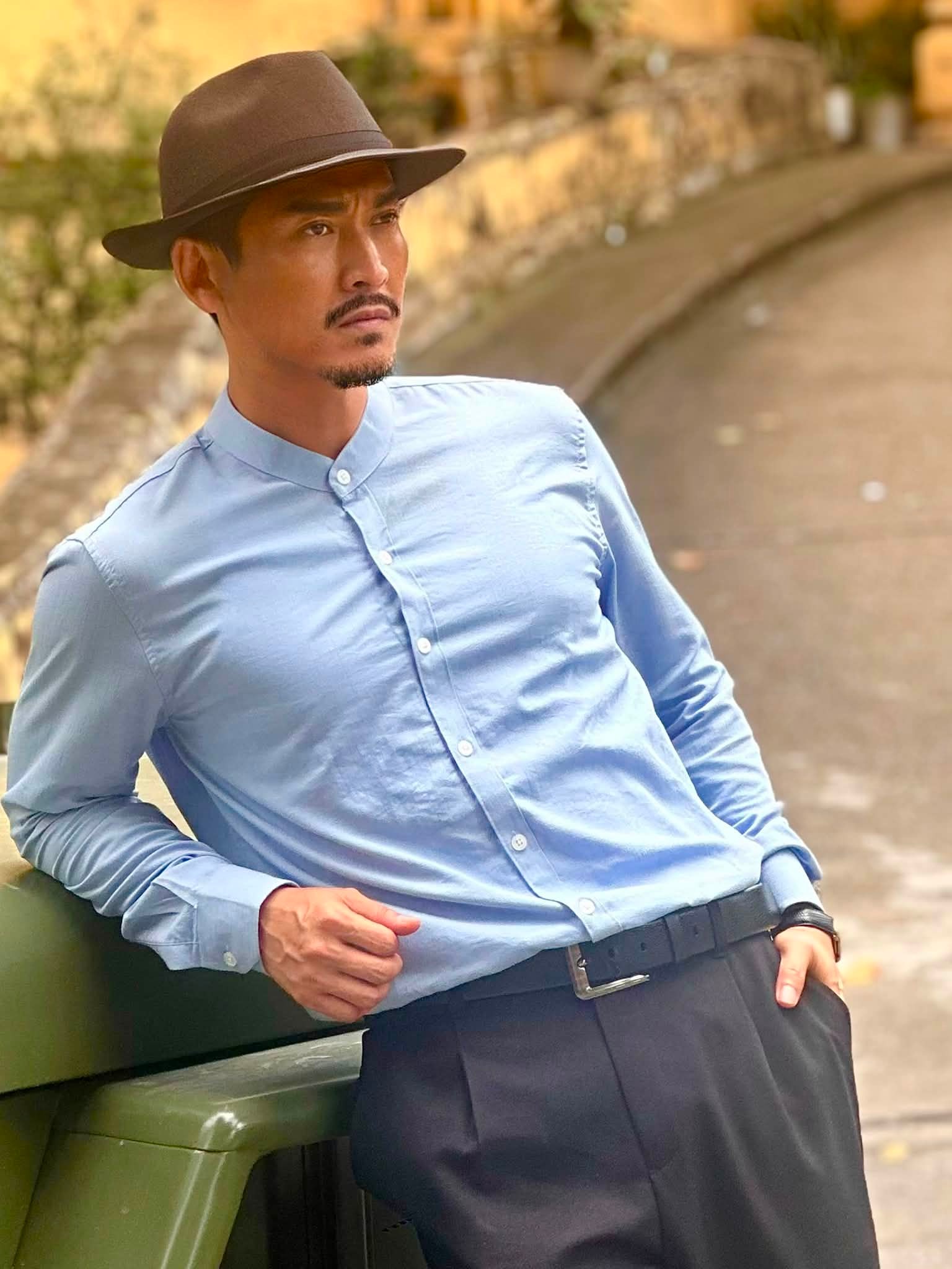 Hứa Vĩ Văn tuổi 47 và câu chuyện độc thân: Hạnh phúc hay cô đơn? - Ảnh 2. Hứa Vĩ Văn tuổi 47 và câu chuyện độc thân: Hạnh phúc hay cô đơn? - Ảnh 2.