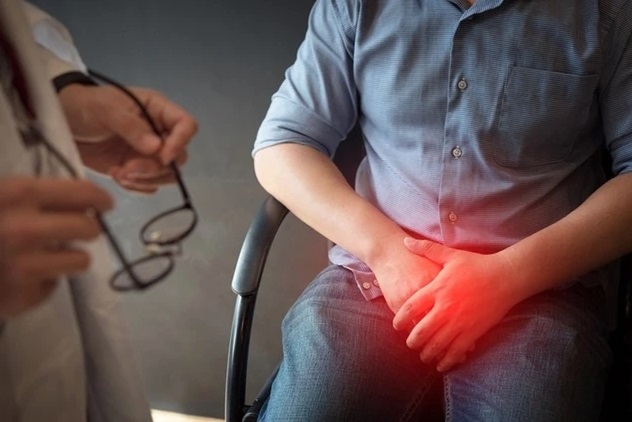 Người đ&agrave;n &ocirc;ng mắc bệnh lậu t&aacute;i ph&aacute;t sau sai lầm nhiều nam giới Việt mắc phải - Ảnh 2.