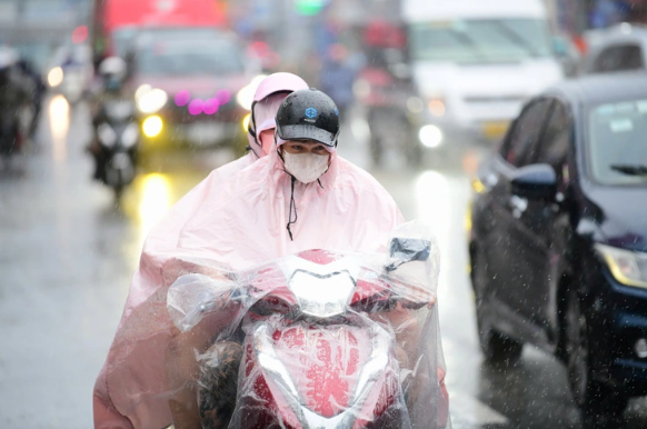 Dự báo thời tiết hôm nay 30/5: Mưa dông xuất hiện ở nhiều khu vực, đề phòng lốc sét và gió giật mạnh - Ảnh 1. Dự báo thời tiết hôm nay 30/5: Mưa dông xuất hiện ở nhiều khu vực, đề phòng lốc sét và gió giật mạnh - Ảnh 1.