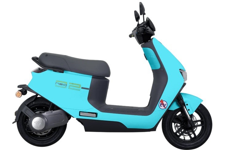 Xe m&aacute;y điện gi&aacute; 27,8 triệu đồng thiết kế c&oacute; gu, đi 100 km/lần sạc, m&agrave;n 7 inch, rẻ hơn Vision dễ d&agrave;ng đi trong đ&ocirc; thị - Ảnh 3.