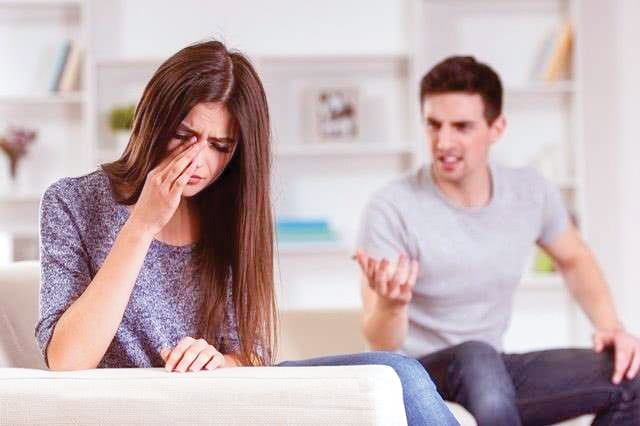 6 dấu hiệu cảnh b&aacute;o một gia đ&igrave;nh đang suy yếu: H&atilde;y kiểm tra ngay xem nh&agrave; bạn c&oacute; mắc phải? - Ảnh 2.