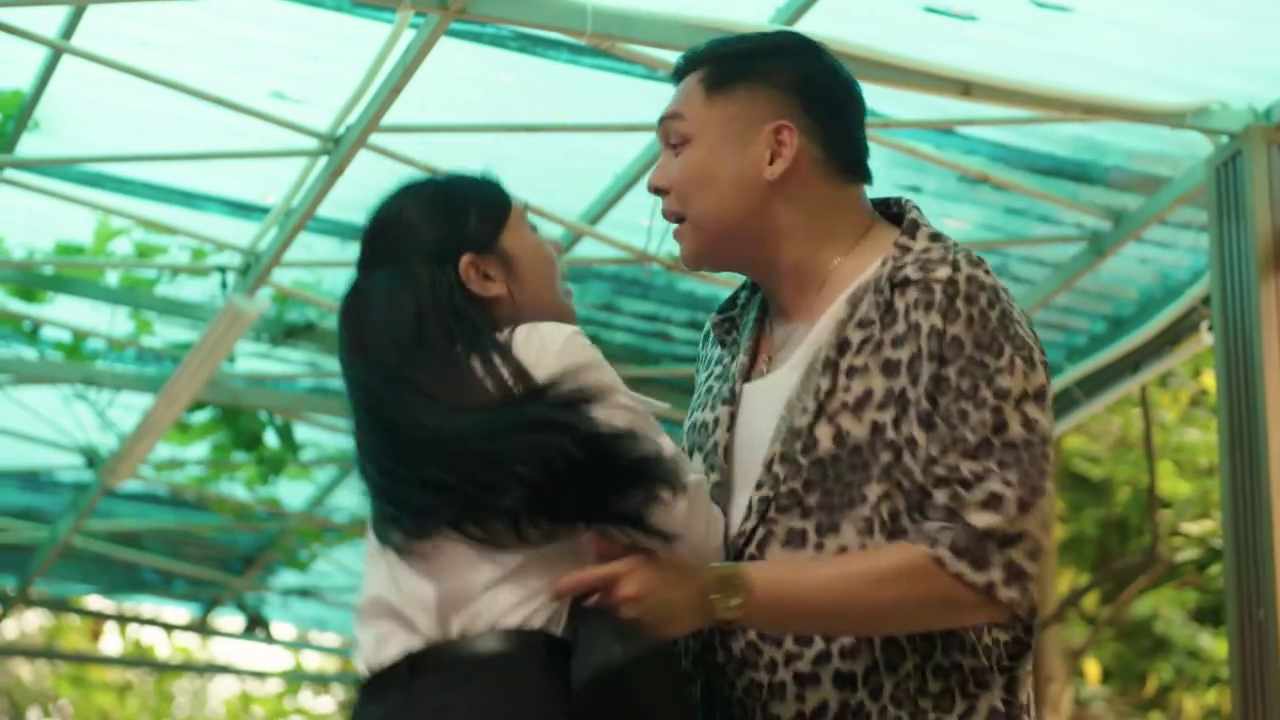 Quỳnh Kool trong Bước ch&acirc;n v&agrave;o đời tập 31: Thương vay nặng l&atilde;i đổi t&igrave;nh lấy tiền - Ảnh 2.