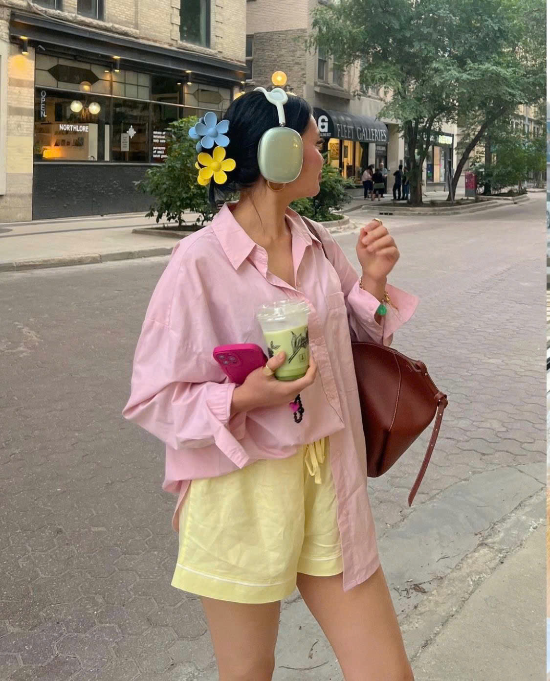 Quần short m&agrave;u sắc &ldquo;khuấy đảo&rdquo; tủ đồ m&ugrave;a h&egrave; của c&aacute;c c&ocirc; n&agrave;ng - Ảnh 2.