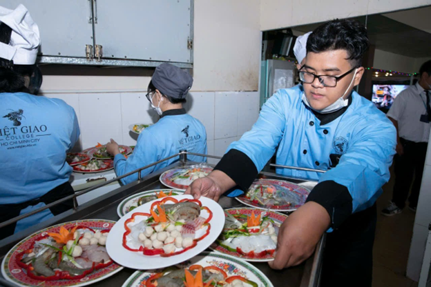 Lộ tr&igrave;nh đ&oacute;n đầu th&agrave;nh c&ocirc;ng với ng&agrave;nh Quản trị bếp - ẩm thực tại Trung cấp Việt Giao - Ảnh 4.
