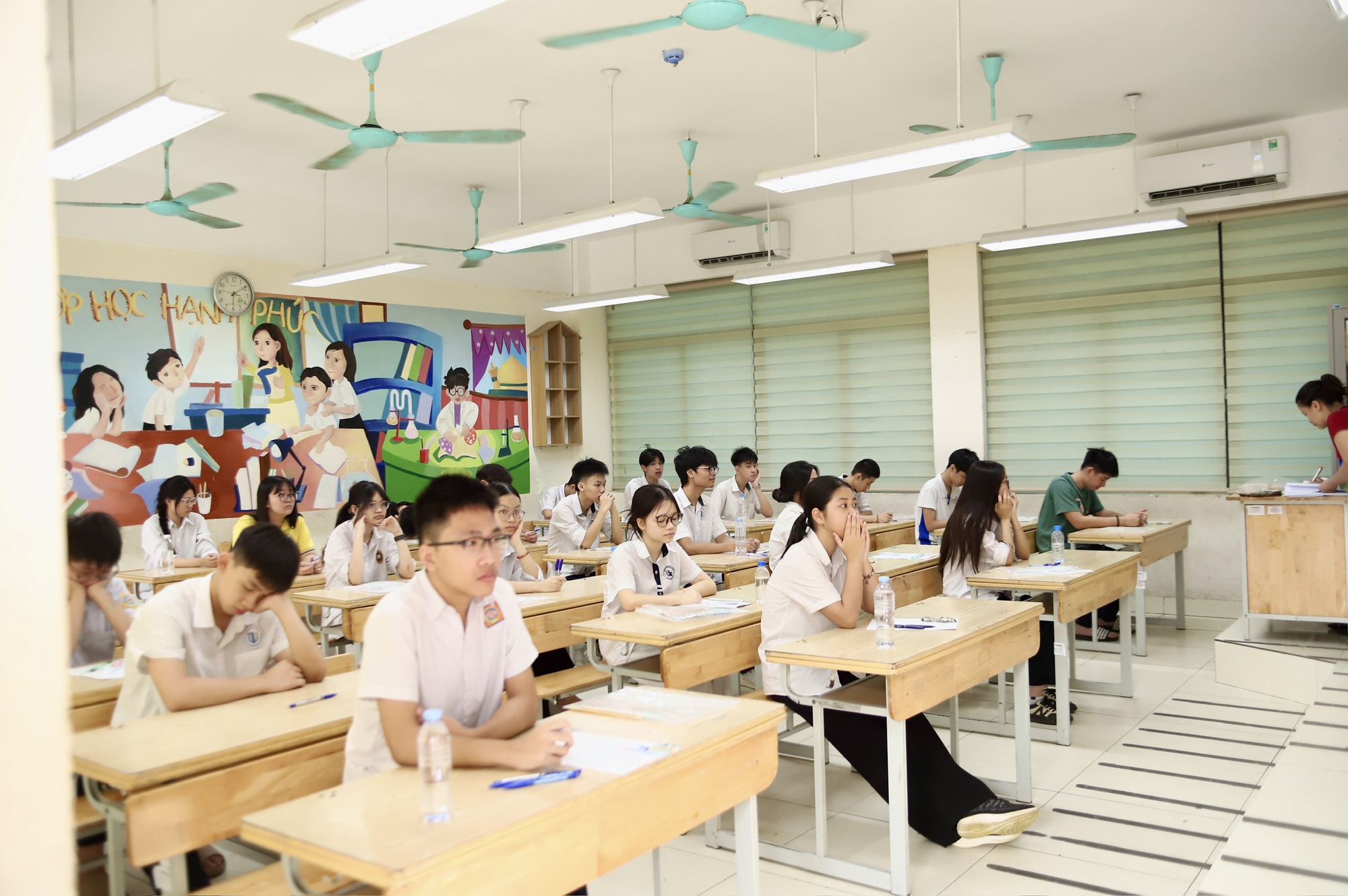 Sĩ tử H&agrave; Nội tự tin bước v&agrave;o kỳ thi tuyển sinh lớp 10- Ảnh 9.