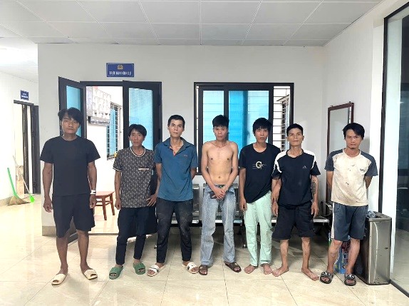 H&agrave;ng loạt c&ocirc;ng nh&acirc;n được cai x&acirc;y dựng trả c&ocirc;ng bằng ma t&uacute;y - Ảnh 1.