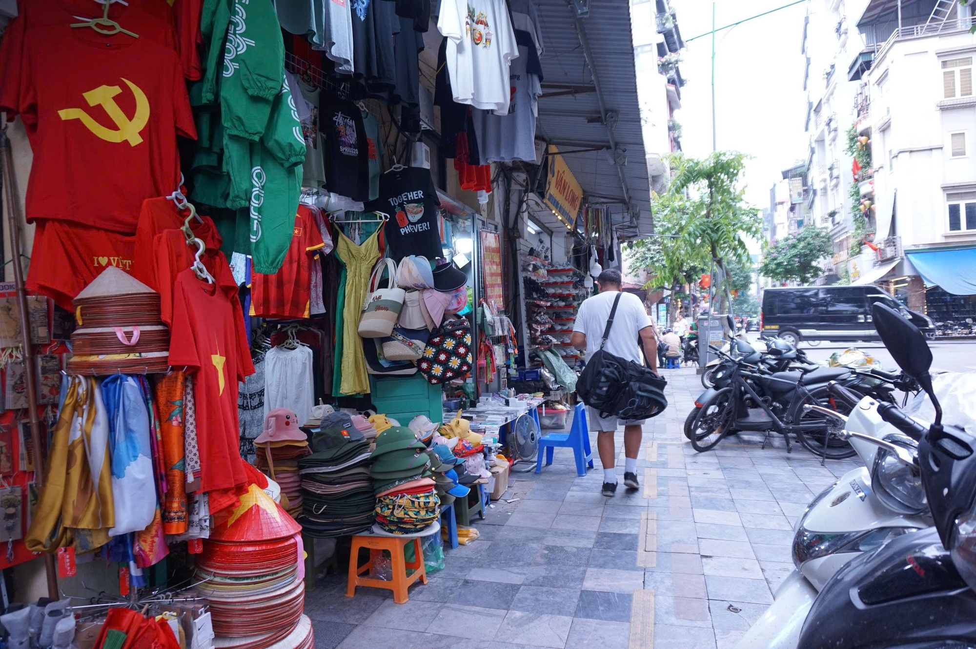 Vỉa h&egrave; H&agrave; Nội 2026 thay đổi sau nhiều đợt lập lại trật tự đ&ocirc; thị như thế n&agrave;o? - Ảnh 6.