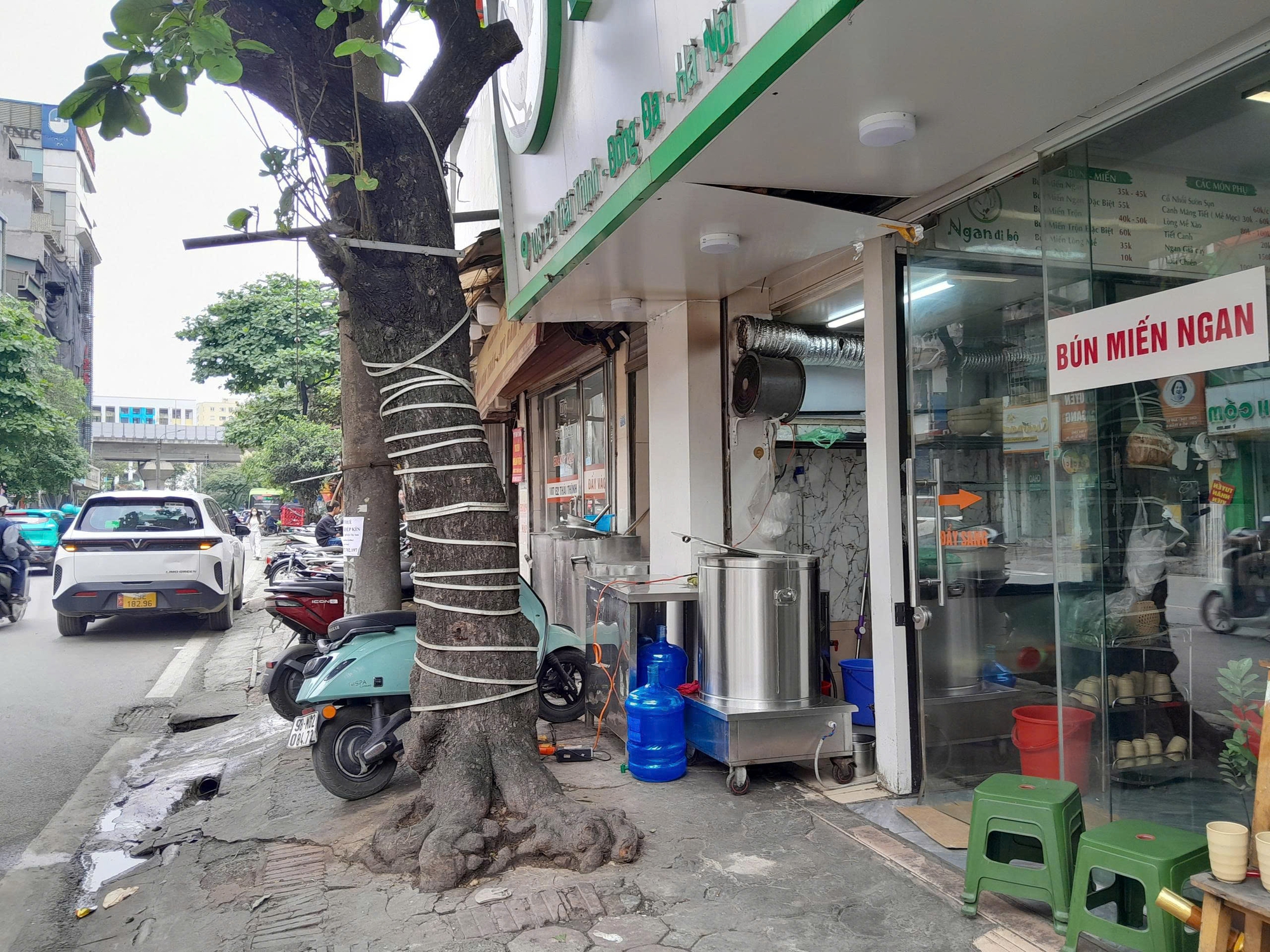 Vỉa h&egrave; H&agrave; Nội 2026 thay đổi sau nhiều đợt lập lại trật tự đ&ocirc; thị như thế n&agrave;o? - Ảnh 17.