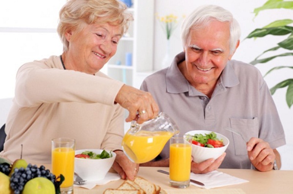 Tuổi thọ ngắn hay d&agrave;i nh&igrave;n c&acirc;n nặng l&agrave; biết: Sau tuổi 70, c&acirc;n nặng bao nhi&ecirc;u l&agrave; l&yacute; tưởng nhất? - Ảnh 1.