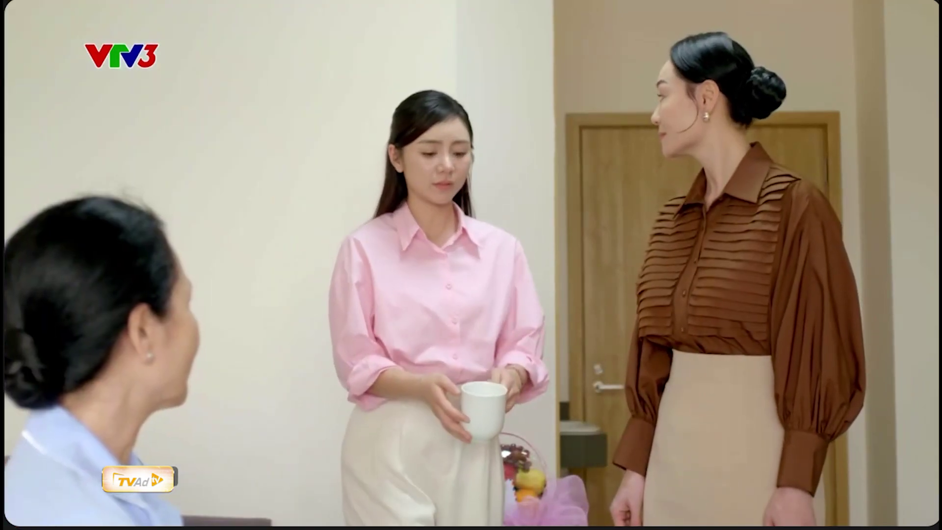 B&agrave; Dung v&agrave; Thương: Liệu Quỳnh Kool c&oacute; trở th&agrave;nh con d&acirc;u Trong Bước ch&acirc;n v&agrave;o đời? - Ảnh 1.